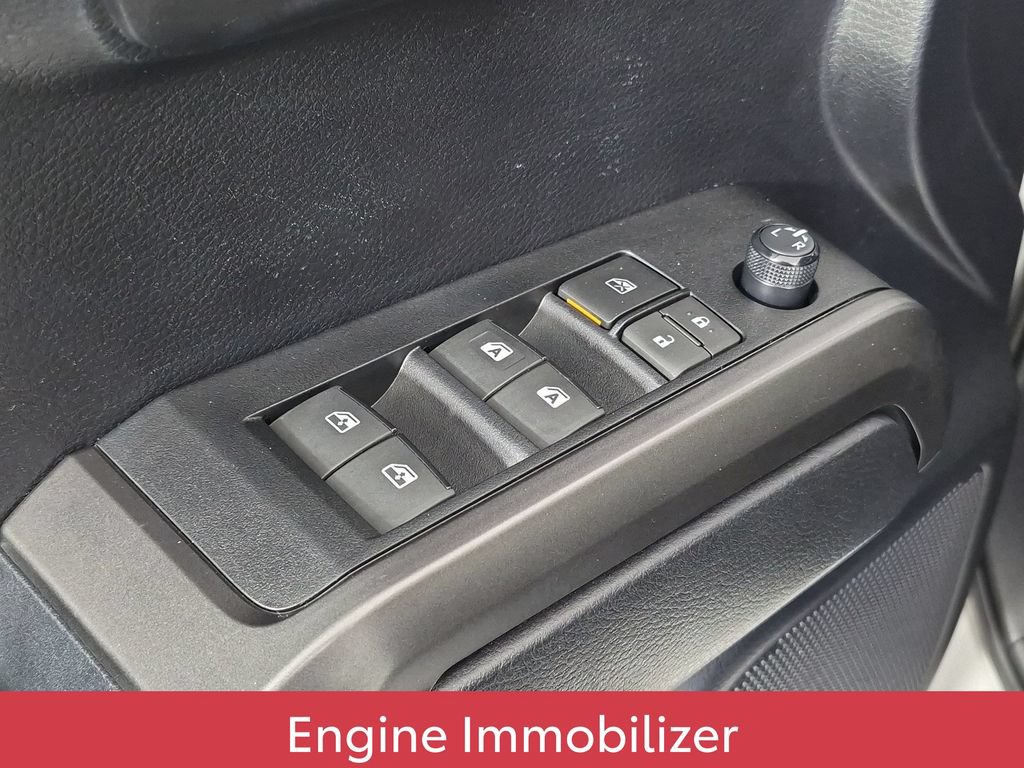 Used 2020 Toyota Tacoma TRD Off-Road AWD/4WD image 15