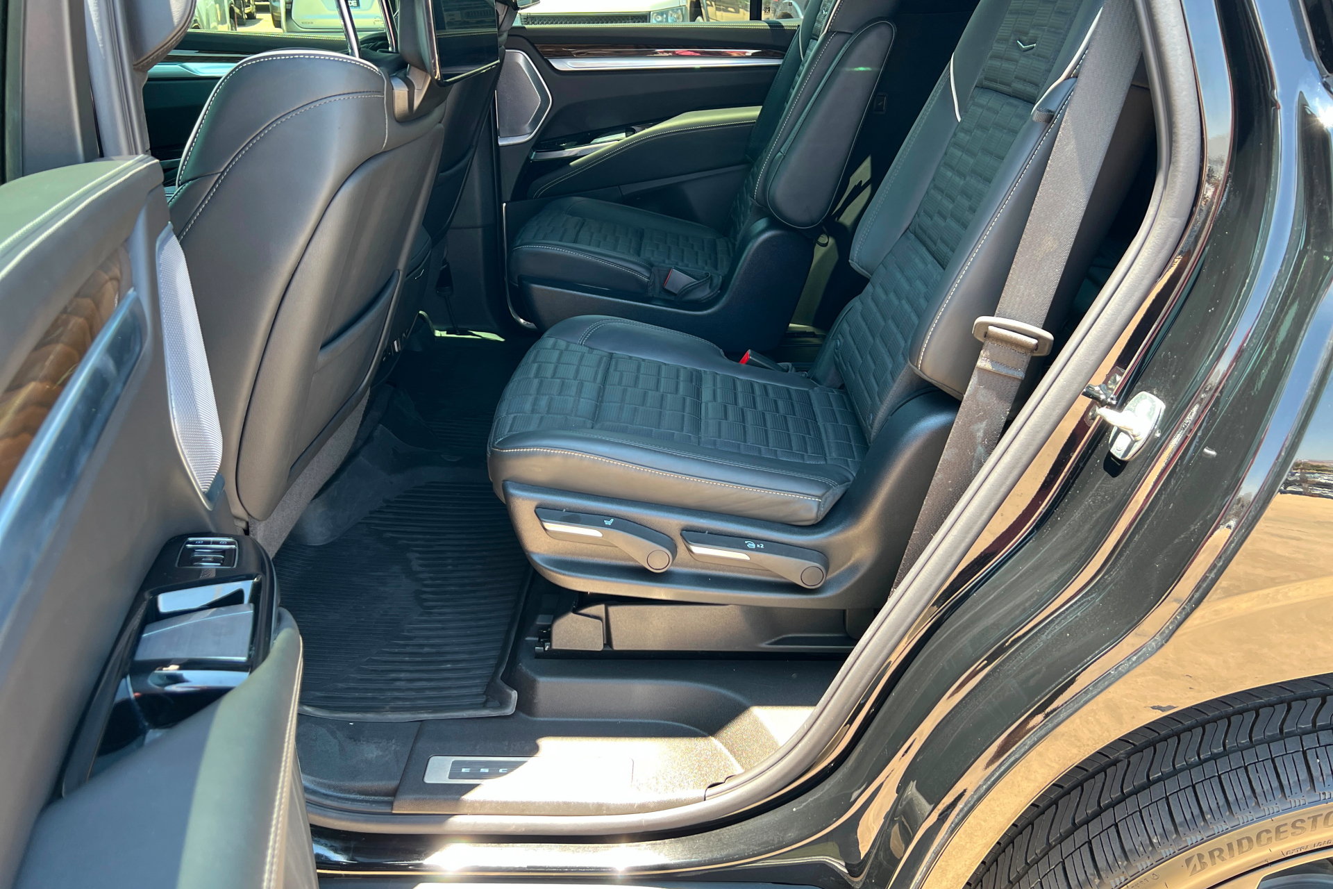 New 2025 Cadillac Escalade Sport Platinum w/ LPO, ONYX Package AWD/4WD image 22