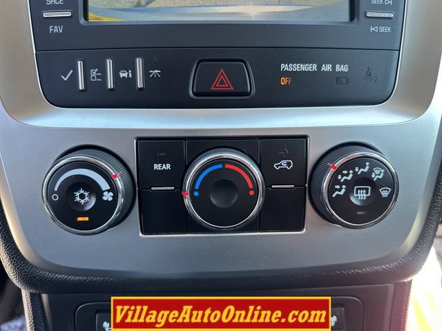 Used 2016 GMC Acadia SLE FWD image 18
