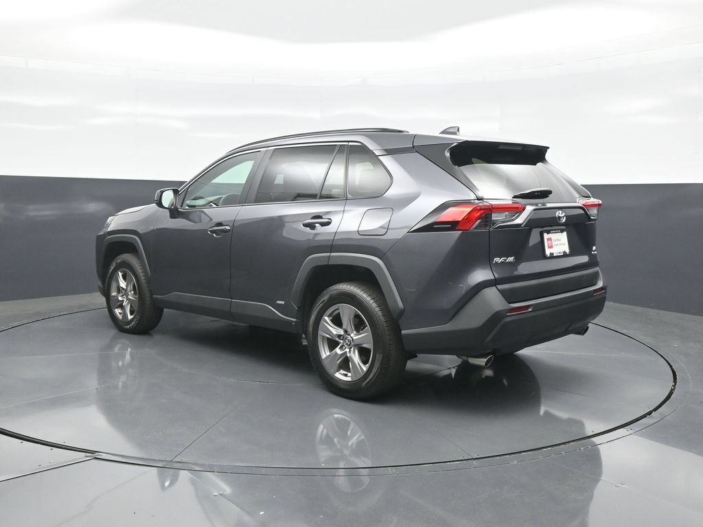 Used 2025 Toyota RAV4 LE AWD/4WD image 5