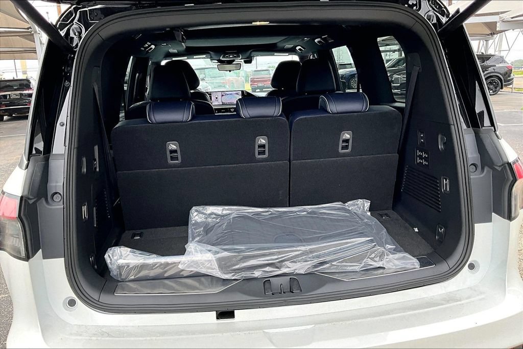 New 2026 INFINITI QX80 4WD image 42