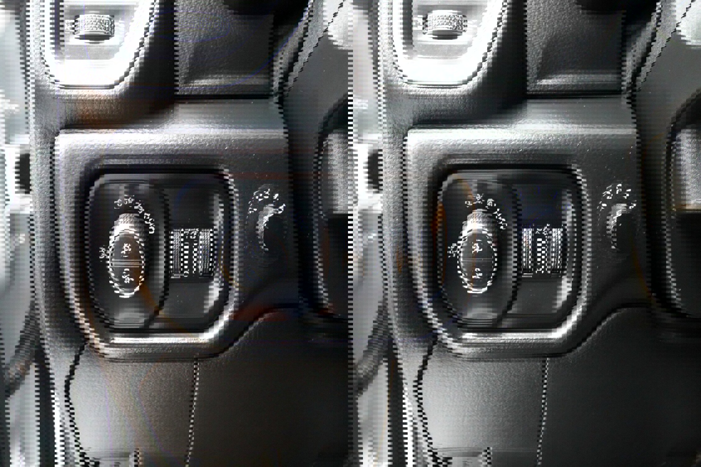 Used 2020 RAM 2500 Laramie image 25