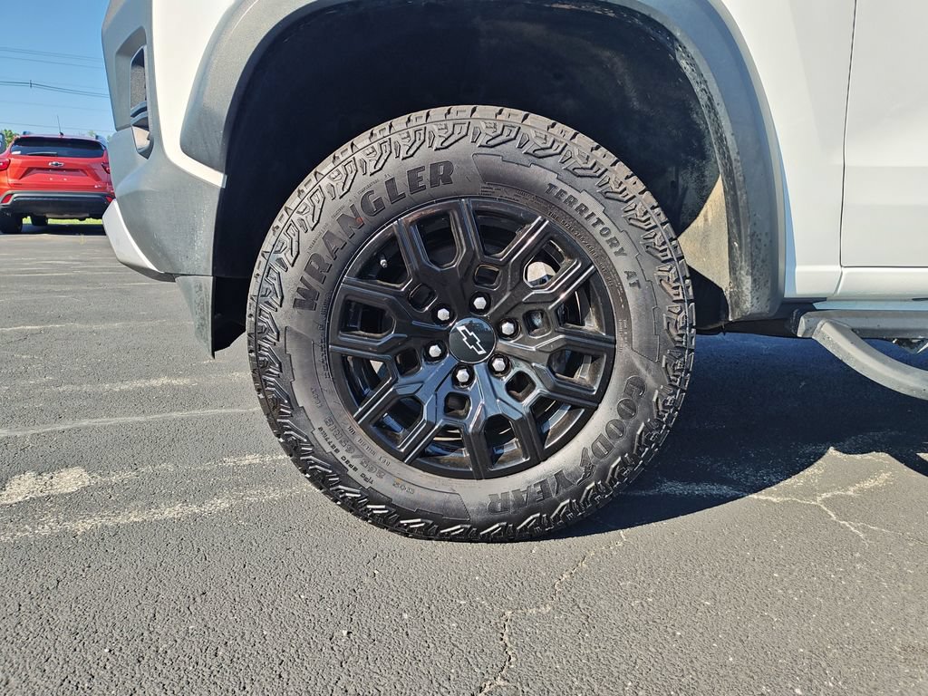Used 2024 Chevrolet Colorado Trail Boss w/ Advanced Trailering Package AWD/4WD image 12