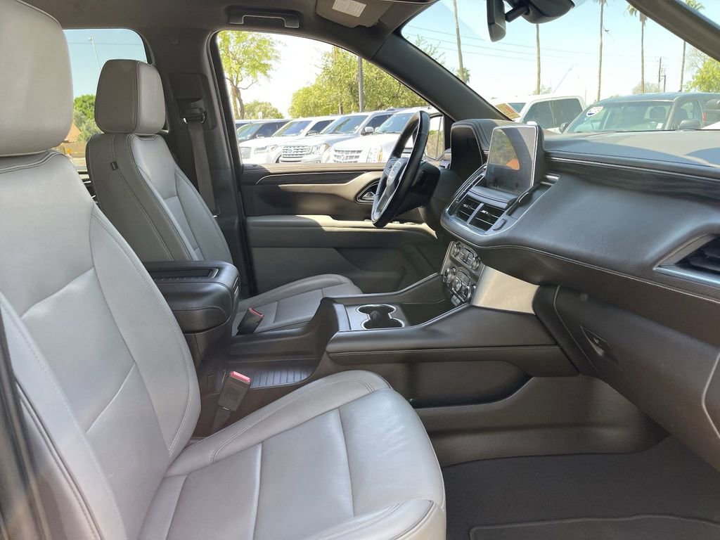 Used 2021 GMC Yukon XL SLT w/ SLT Luxury Package image 12