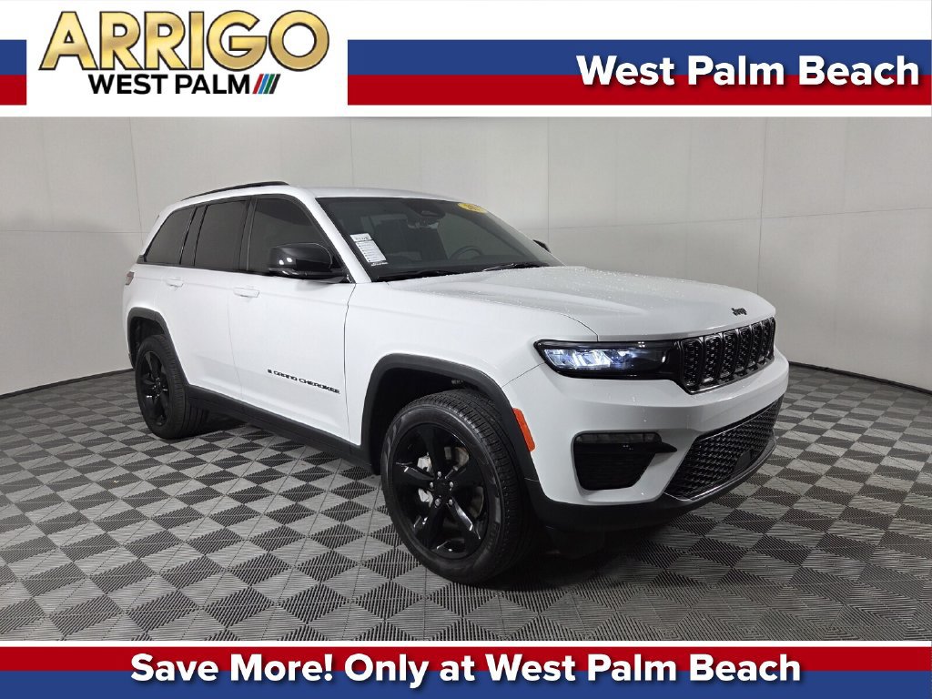 Used 2025 Jeep Grand Cherokee Limited w/ Black Appearance Package RWD image 1