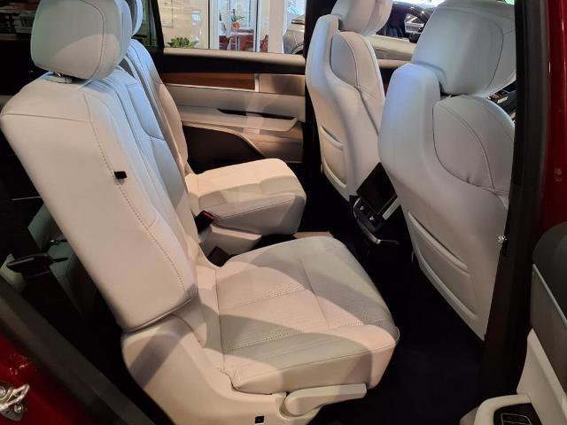 New 2026 Cadillac Vistiq Luxury AWD/4WD image 10