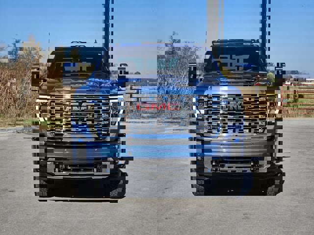 Used 2025 GMC Sierra 3500 Denali w/ Denali Reserve Package image 2