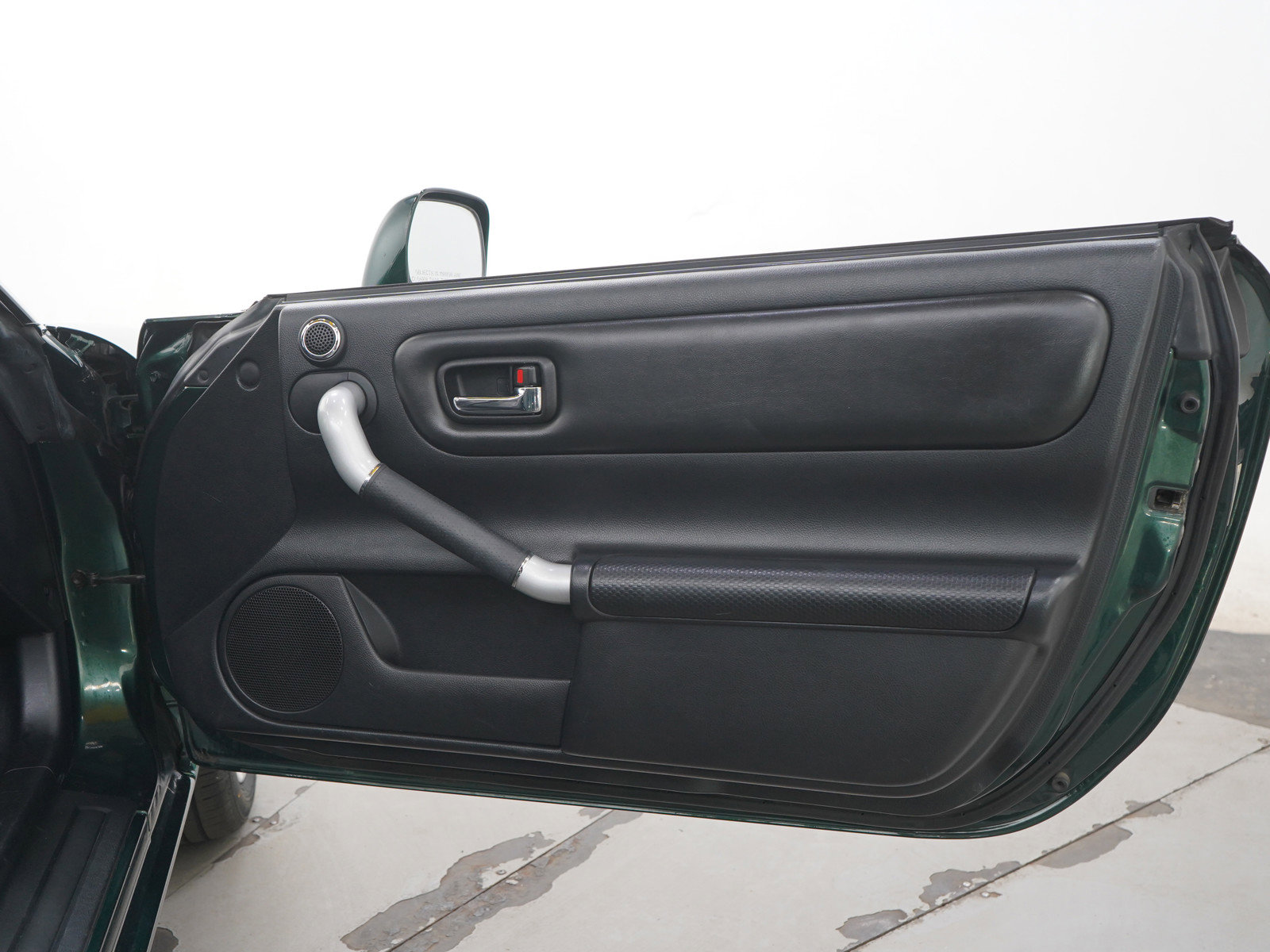 Used 2003 Toyota MR2 RWD image 9