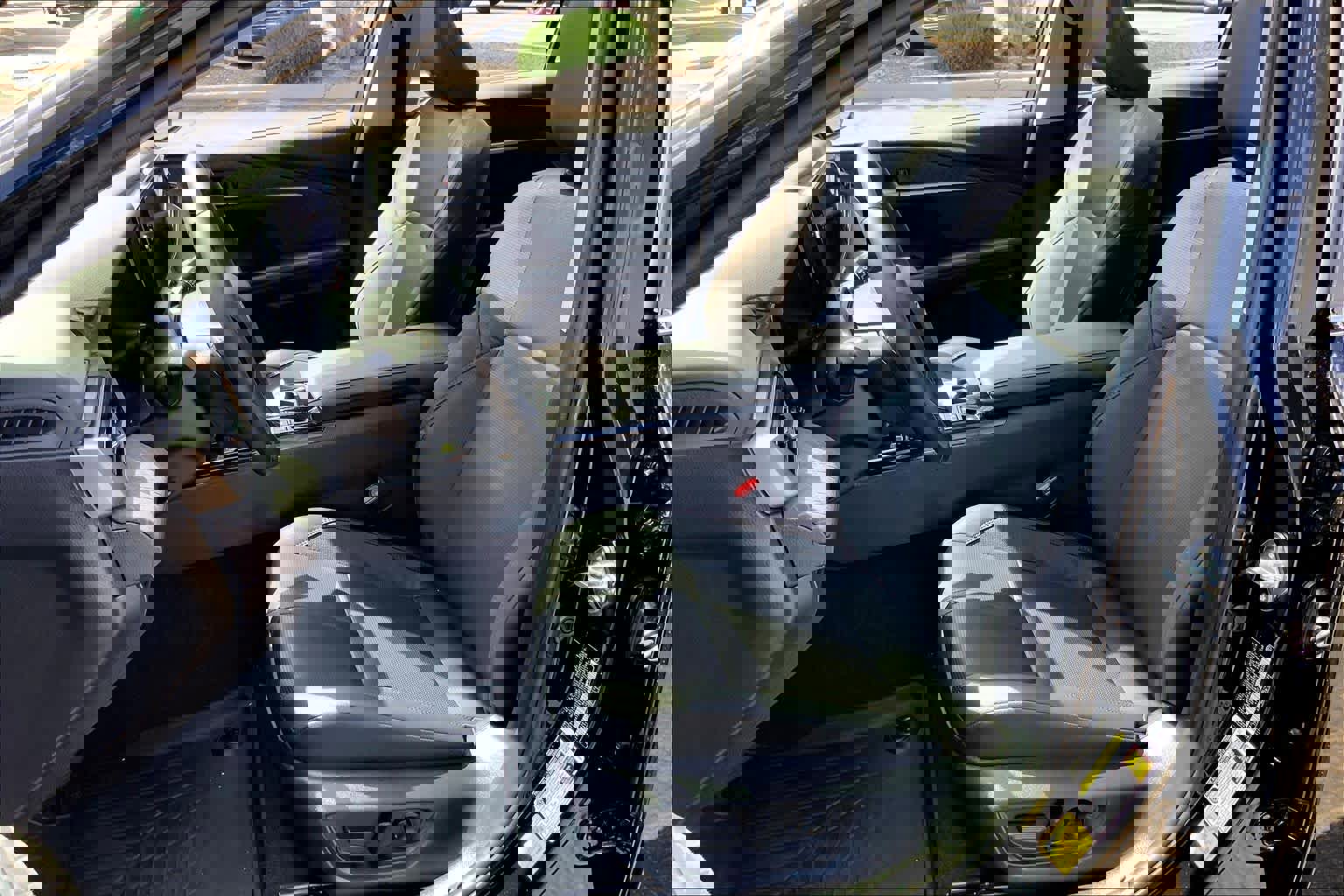 Used 2026 Toyota Camry XLE w/ Premium Plus Package image 9