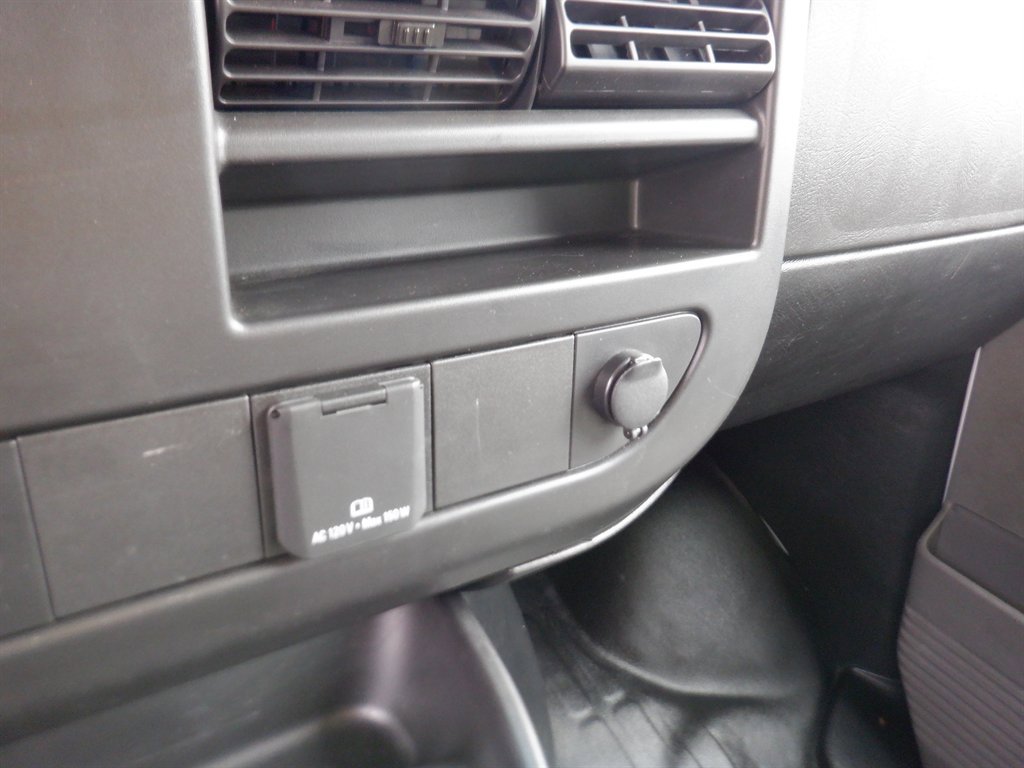 Used 2023 GMC Savana 2500 w/ Driver Convenience Package image 12