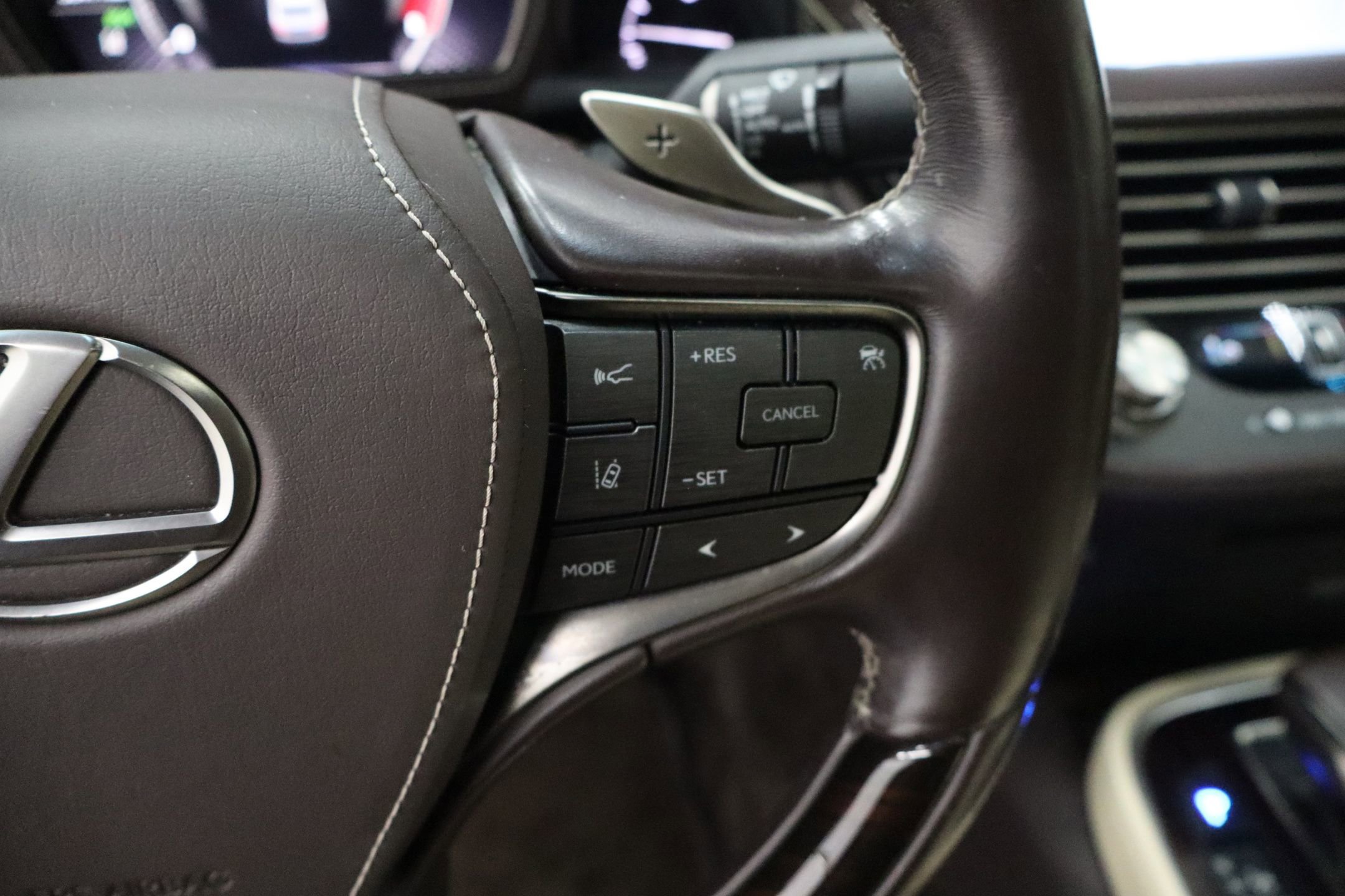 Used 2020 Lexus LS 500 w/ Interior Upgrade Package image 19