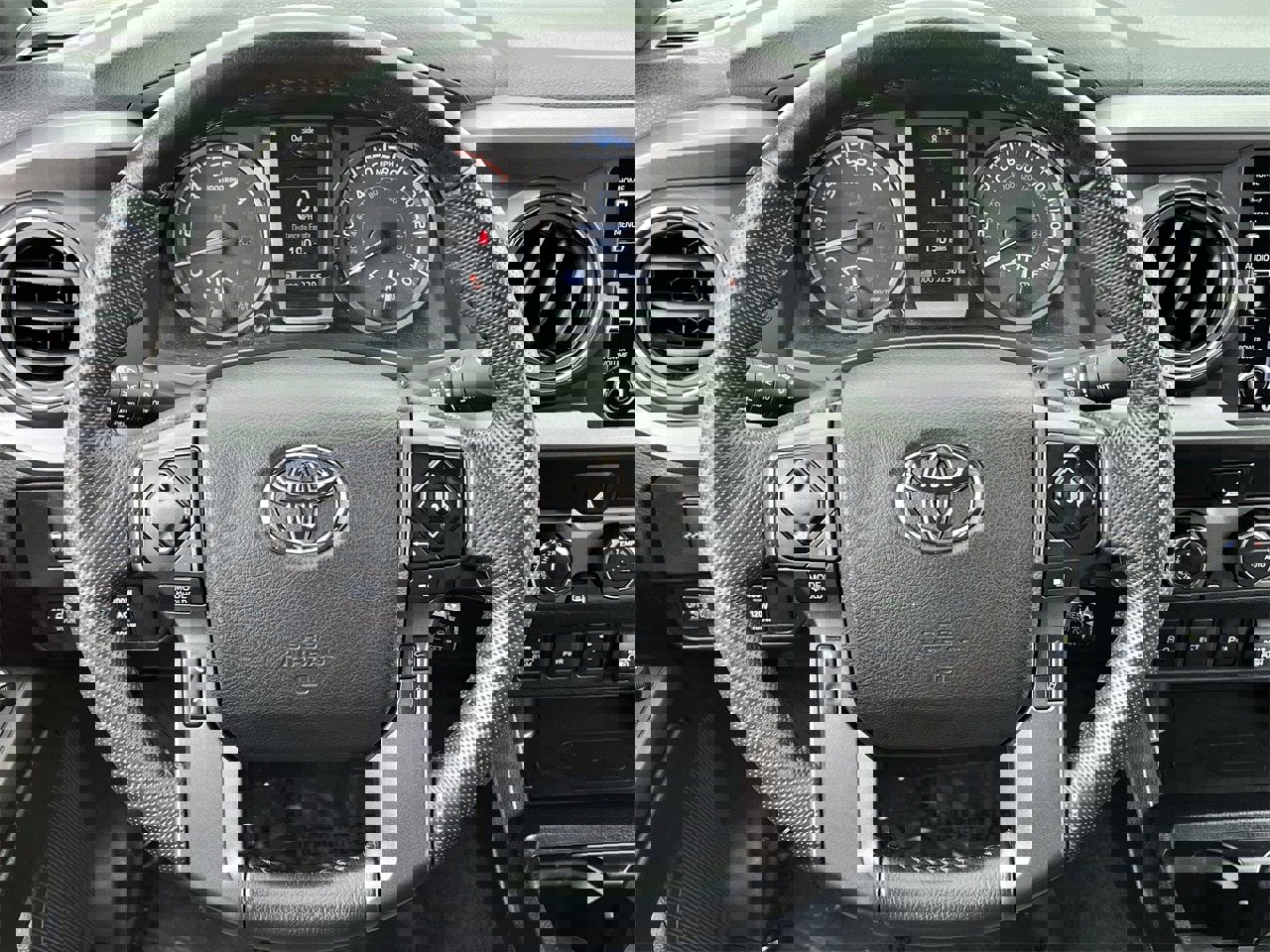 Used 2022 Toyota Tacoma TRD Off-Road w/ Technology Package image 11