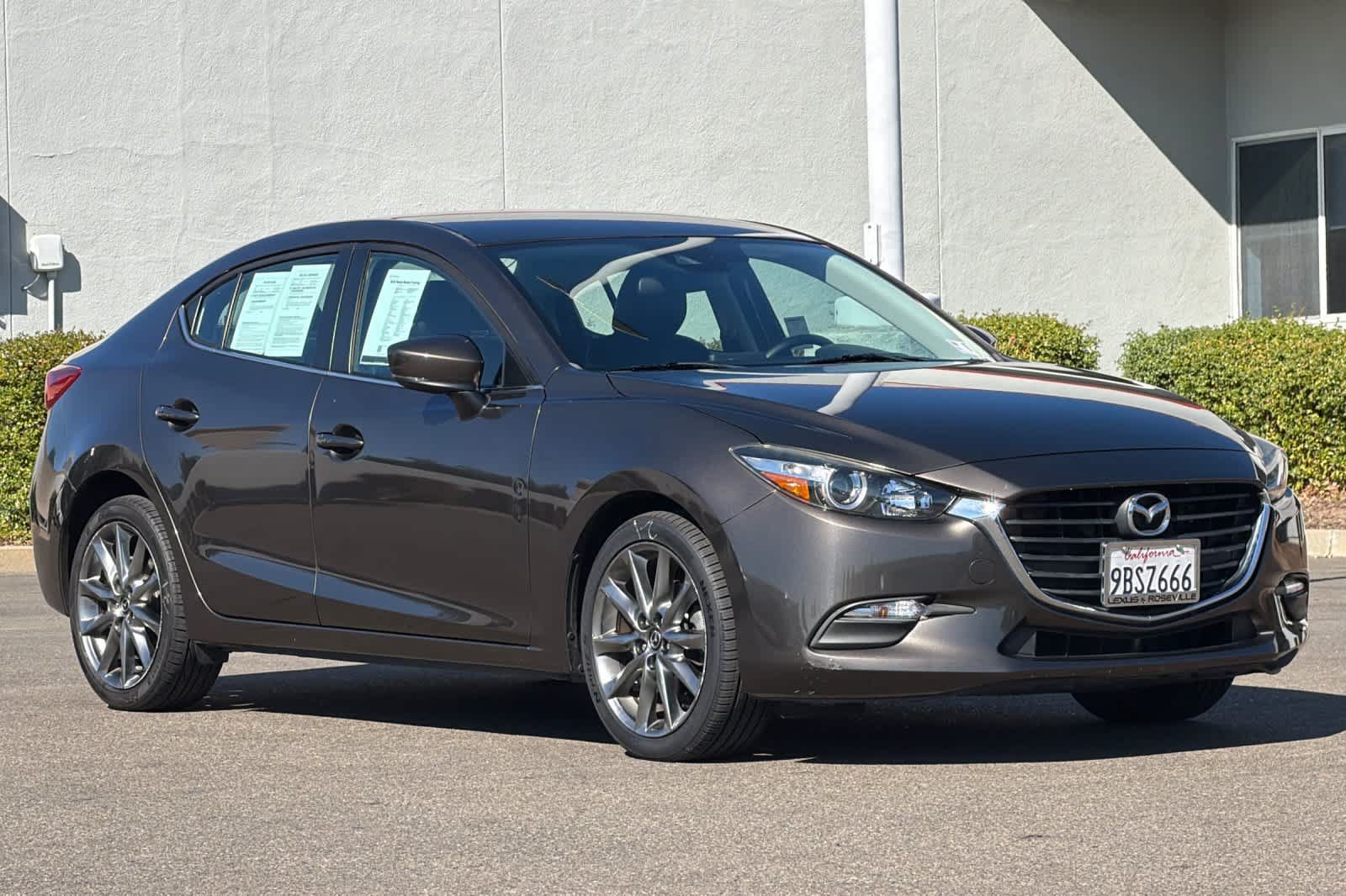 Used 2018 MAZDA MAZDA3 Touring FWD image 5