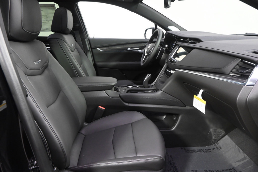 New 2026 Cadillac XT5 Sportv w/ LPO, Floor Liner Package AWD/4WD image 16