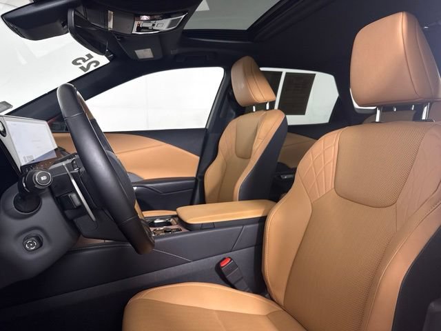 Used 2025 Lexus RX 350 Premium w/ Accessory Package (Z1) FWD image 5