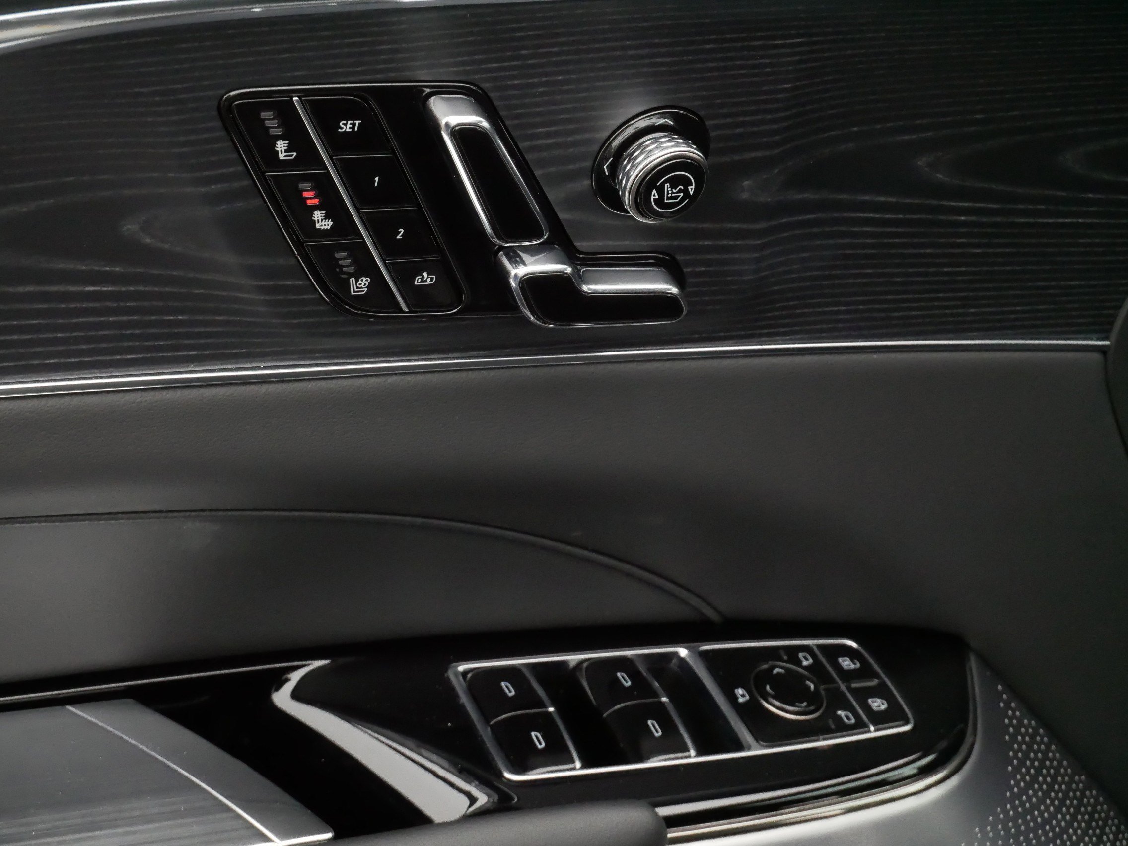 Certified 2024 Cadillac Lyriq Luxury w/ LPO, Floor Liner Package image 19