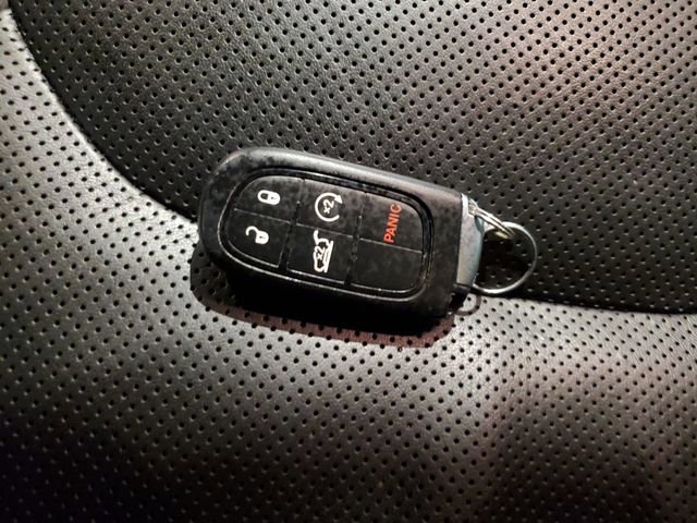 Used 2019 Jeep Cherokee Limited AWD/4WD image 30