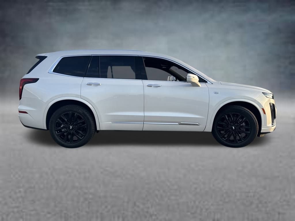 New 2025 Cadillac XT6 Luxury image 9