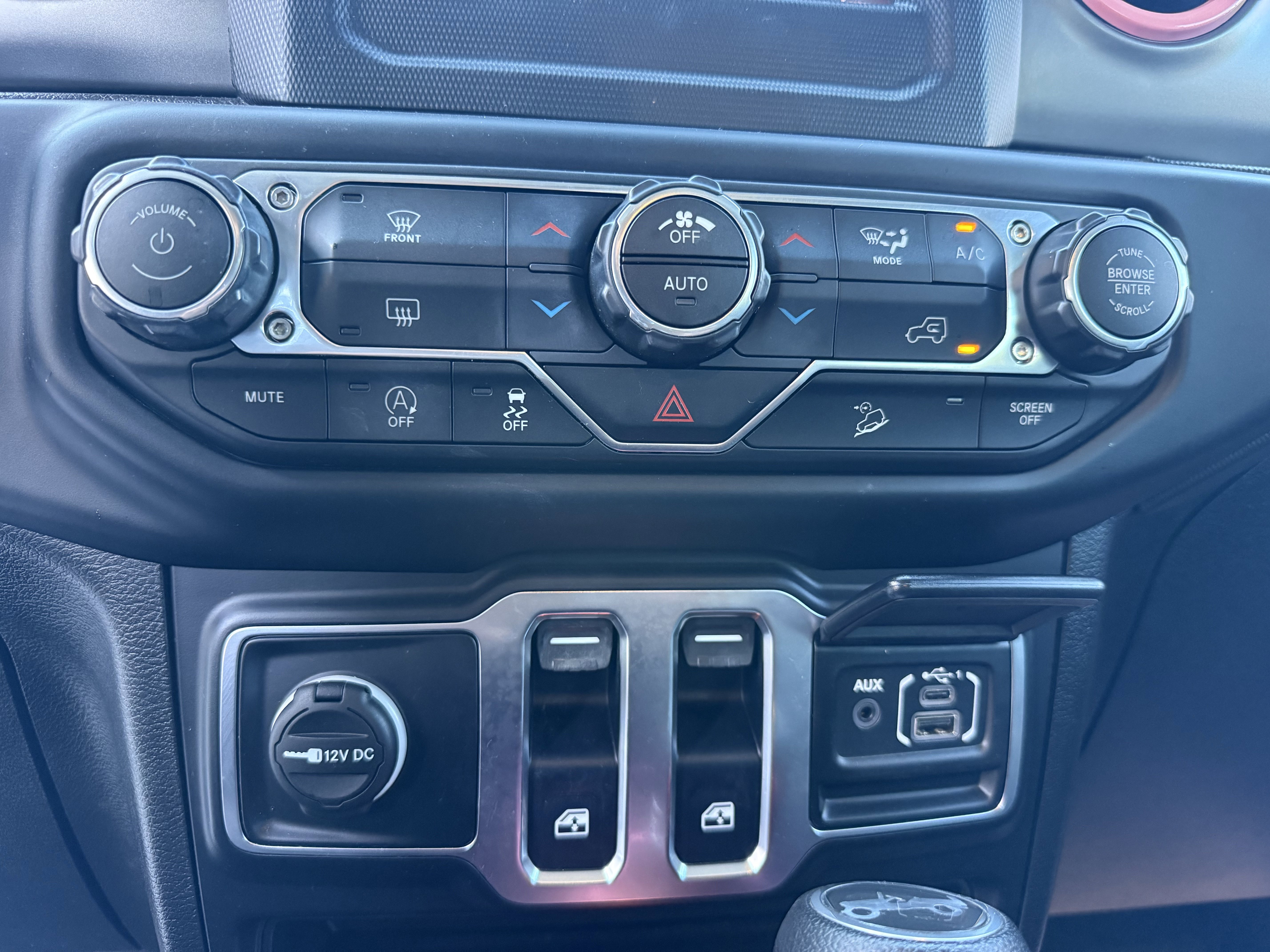 Used 2019 Jeep Wrangler Sport image 10