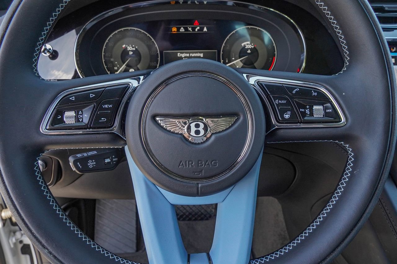 Used 2023 Bentley Bentayga image 21