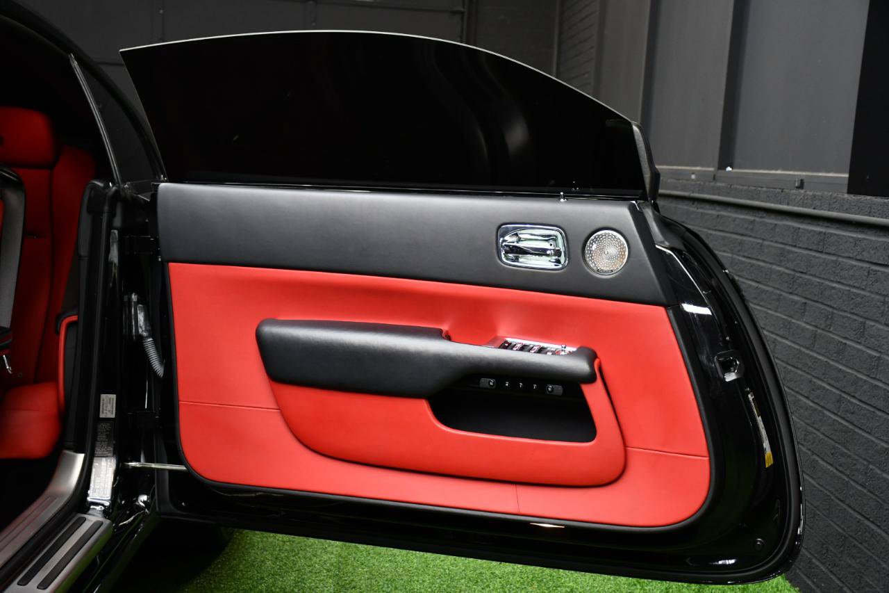 Used 2017 Rolls-Royce Wraith RWD image 13