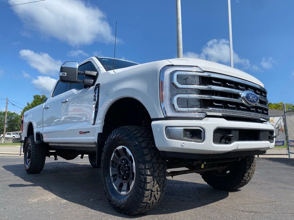 Used 2023 Ford F350 Platinum w/ Tremor Off-Road Package AWD/4WD image 38