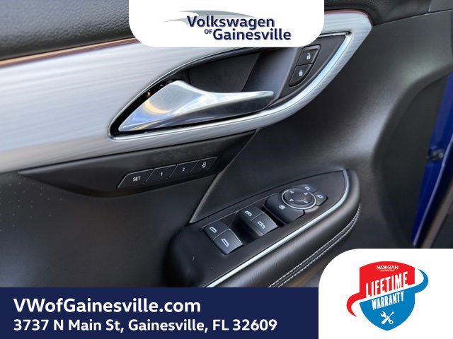 Used 2025 Buick Envision Avenir image 17