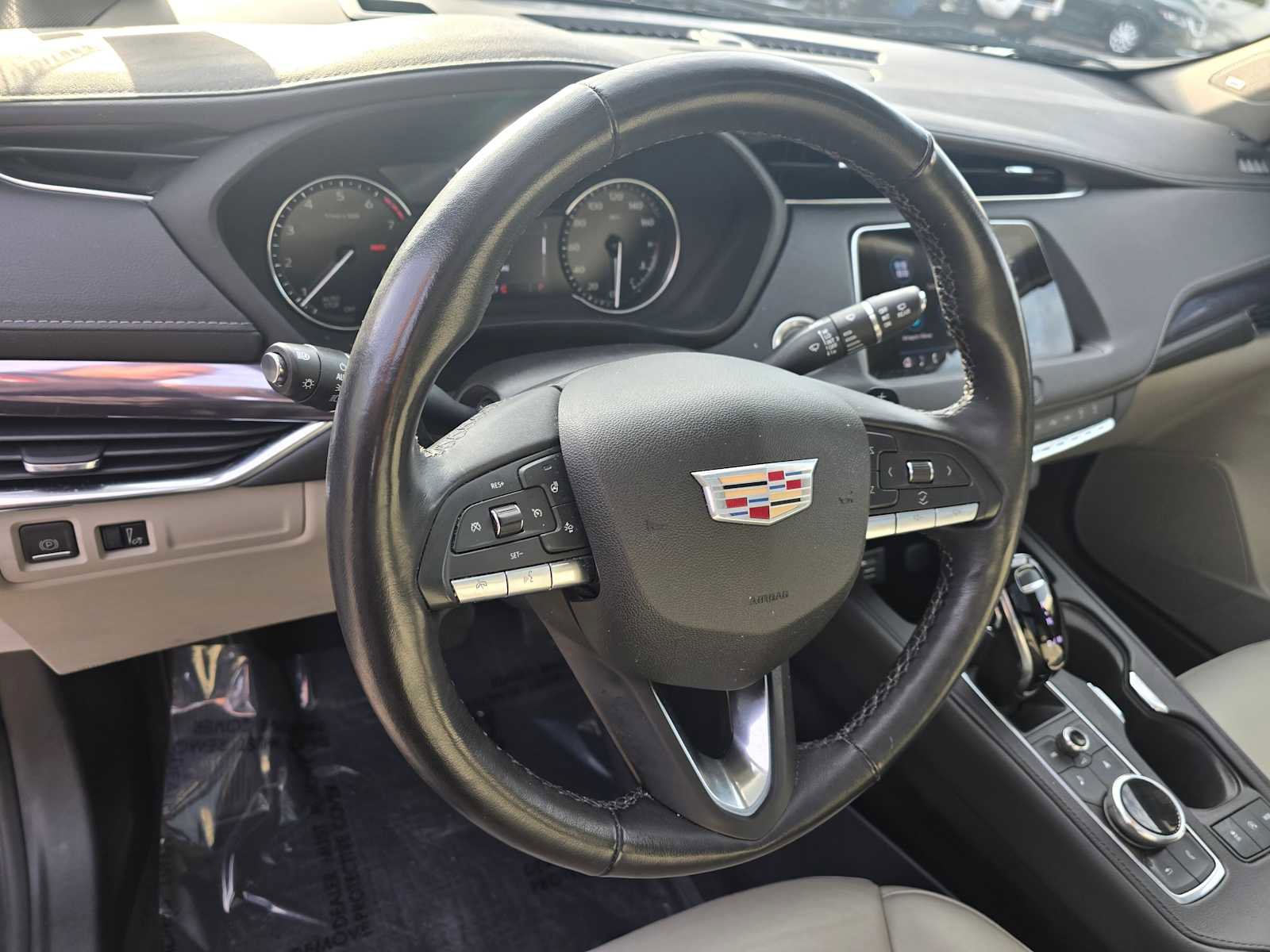 Used 2022 Cadillac XT4 Luxury w/ Cold Weather Package image 26