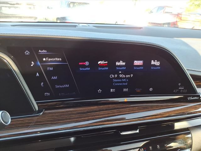 Used 2024 Cadillac Escalade Premium Luxury w/ Performance Package AWD/4WD image 31