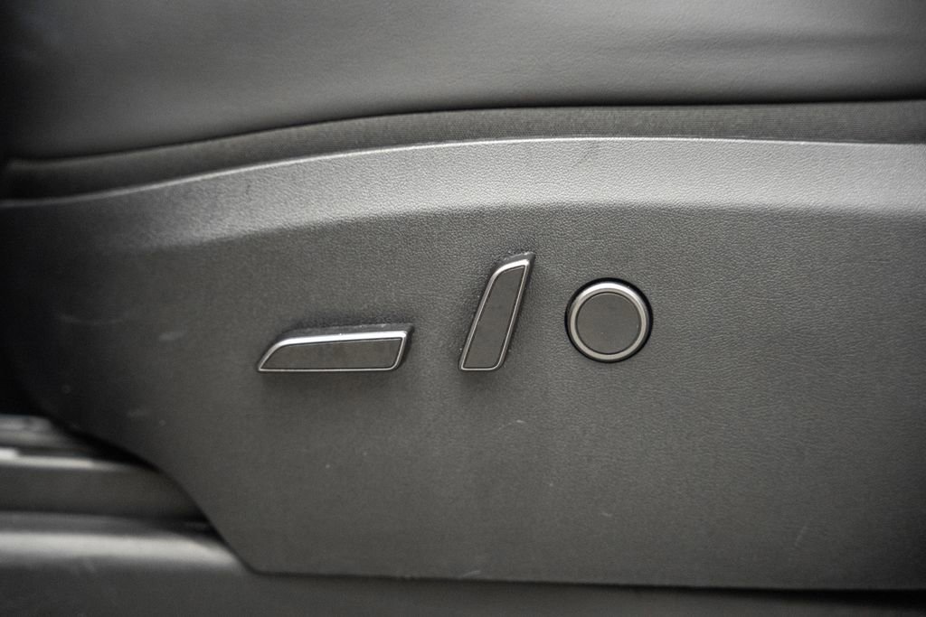 Used 2023 Tesla Model Y Long Range image 34