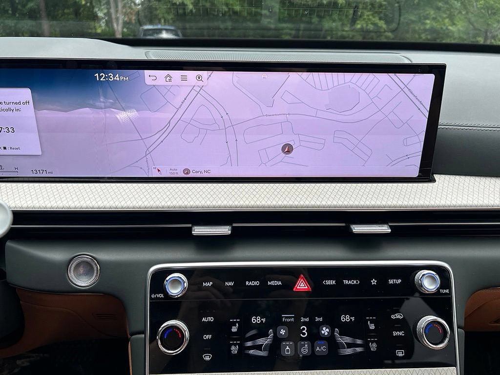Certified 2026 Genesis GV80 3.5T Advanced AWD/4WD image 14