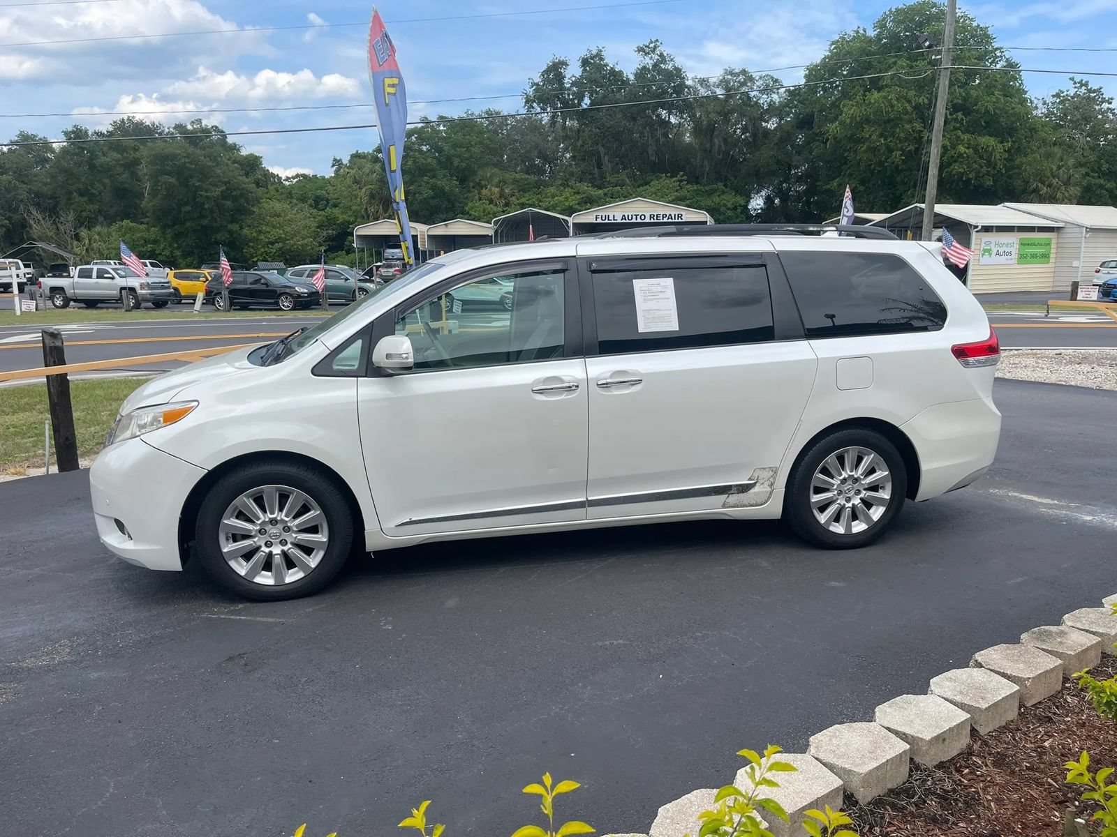 Used 2013 Toyota Sienna Limited w/ Advanced Technology Pkg FWD image 27