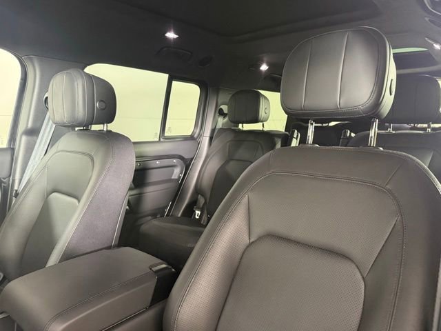 Used 2025 Land Rover Defender 130 V8 image 15