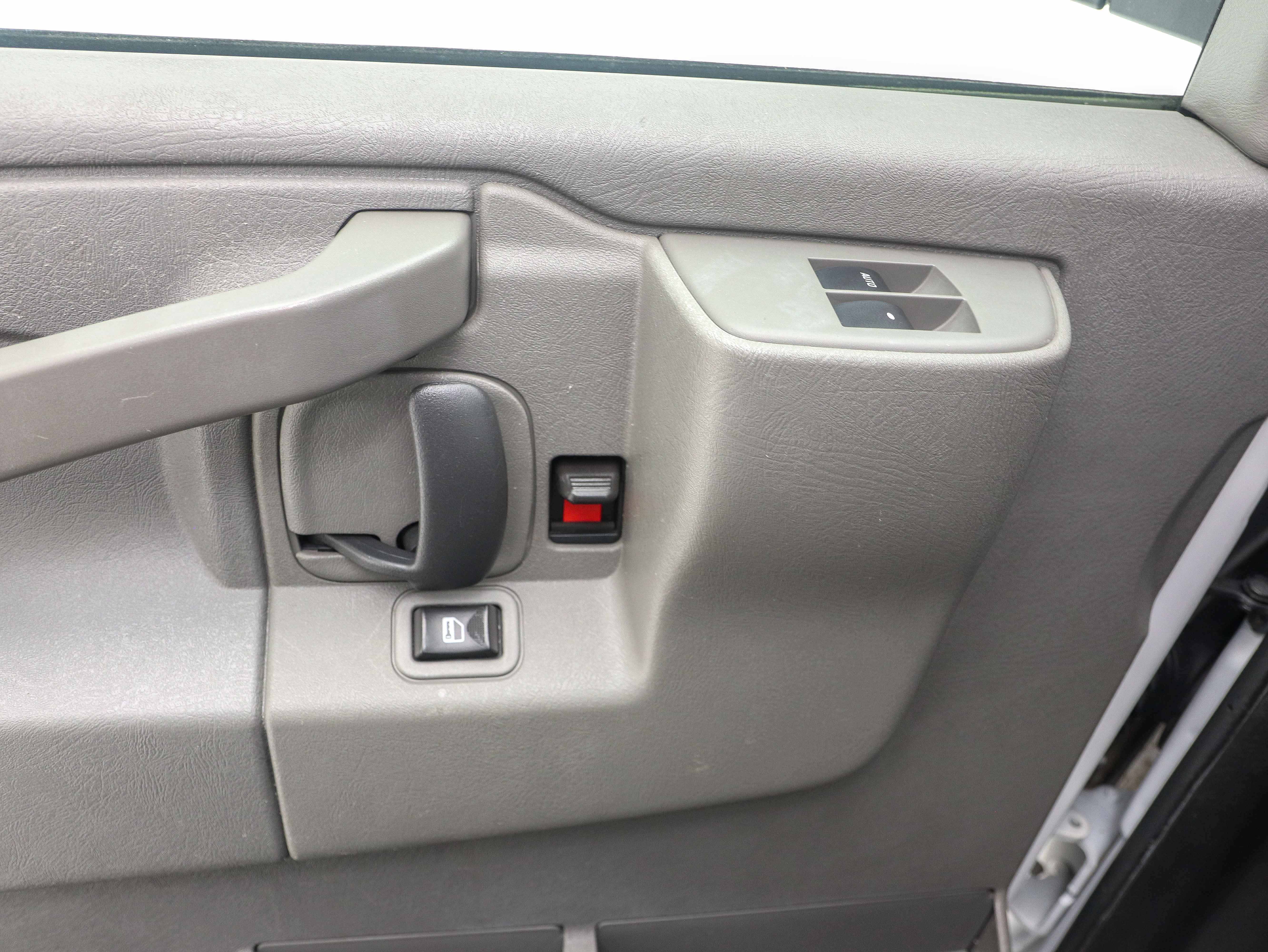 Used 2020 Chevrolet Express 3500 LT w/ LT Preferred Equipment Group image 22