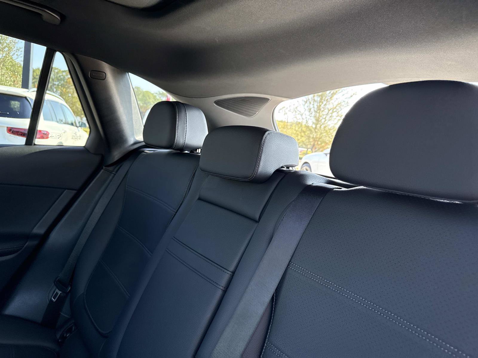 Used 2025 Mercedes-Benz GLC 300 image 16