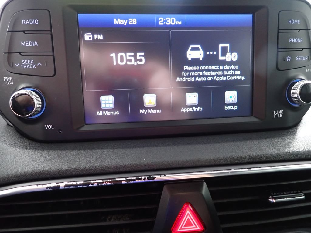 Used 2019 Hyundai Santa Fe SE AWD/4WD image 2