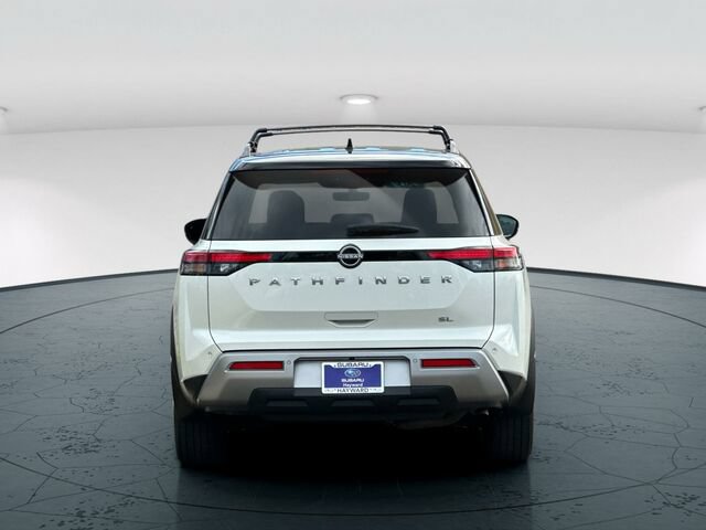 Used 2023 Nissan Pathfinder SL FWD image 5