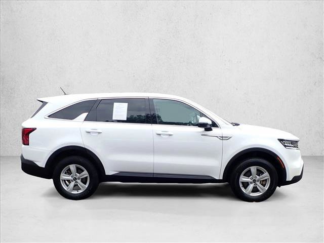 Used 2023 Kia Sorento LX AWD/4WD image 5