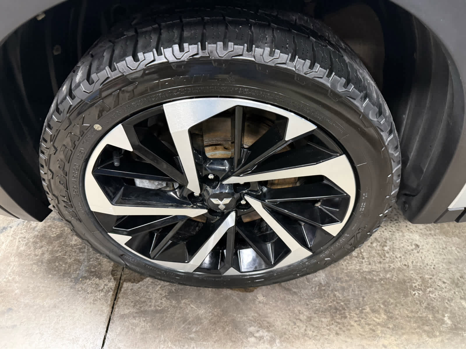 Used 2023 Mitsubishi Outlander SE image 7