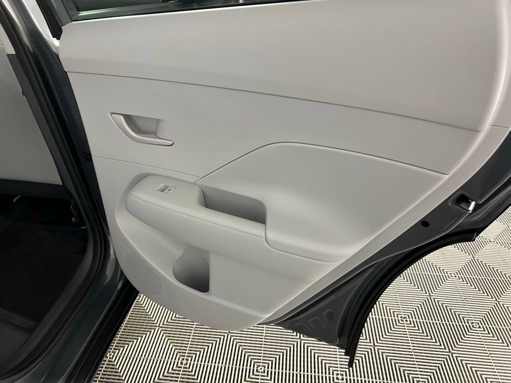 Used 2025 Hyundai Kona SEL image 28