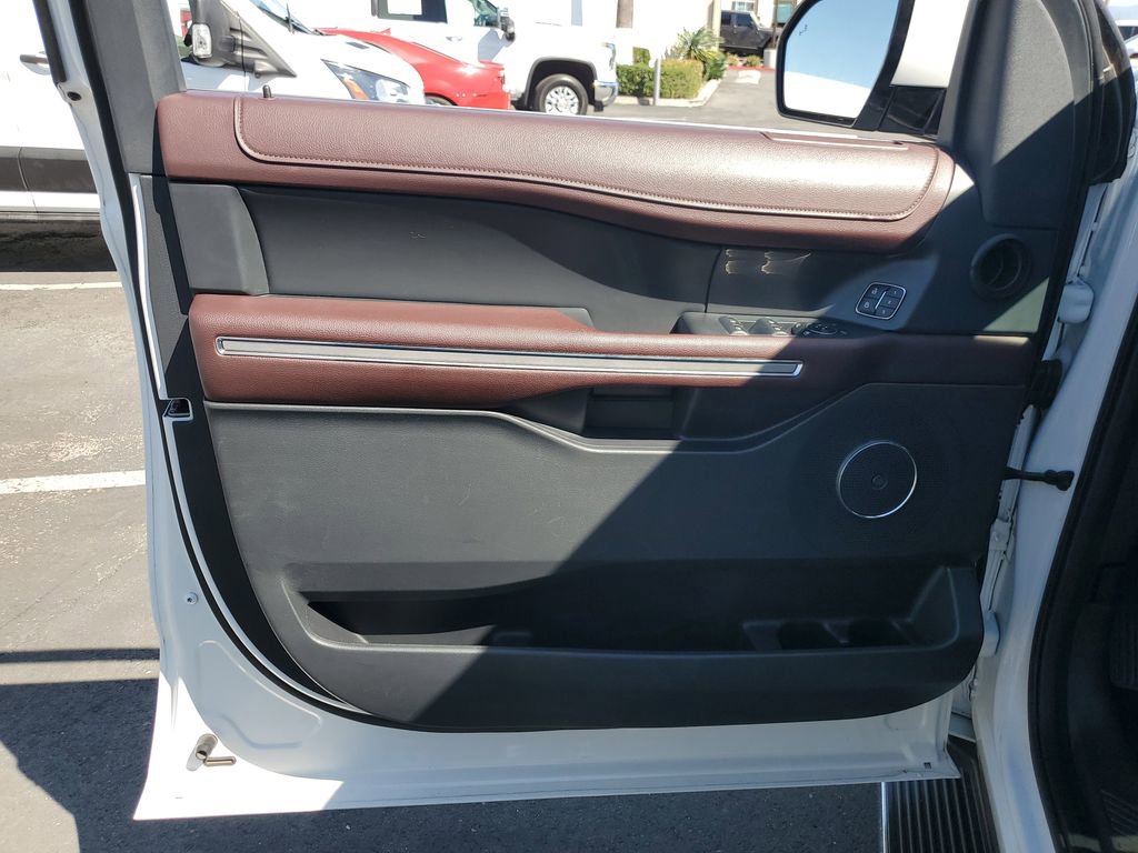 Used 2023 Ford Expedition Limited image 22