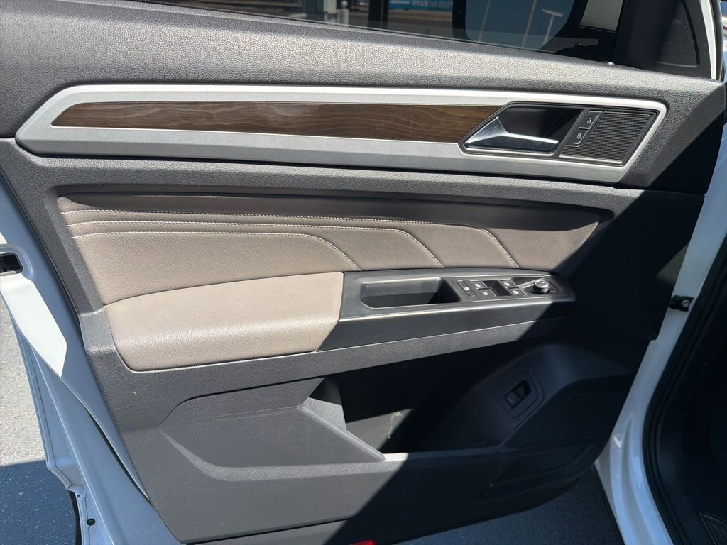 Used 2021 Volkswagen Atlas SE image 13