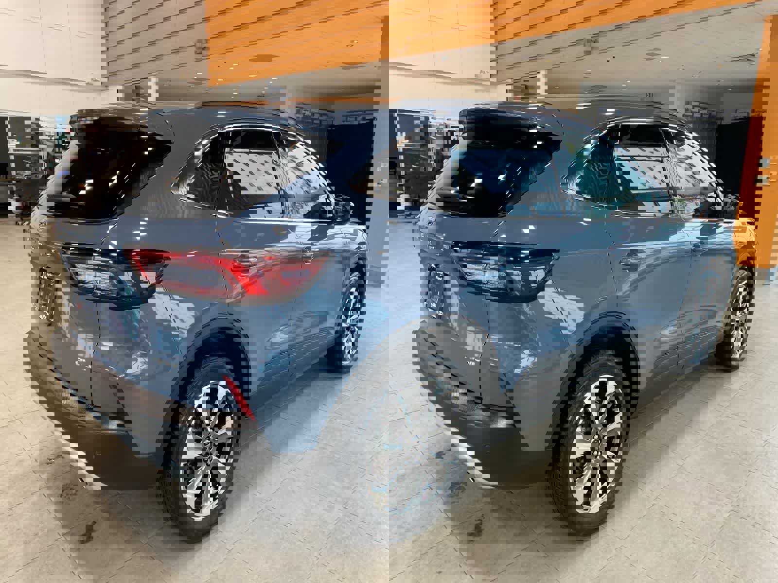 Used 2023 Ford Escape Platinum image 5