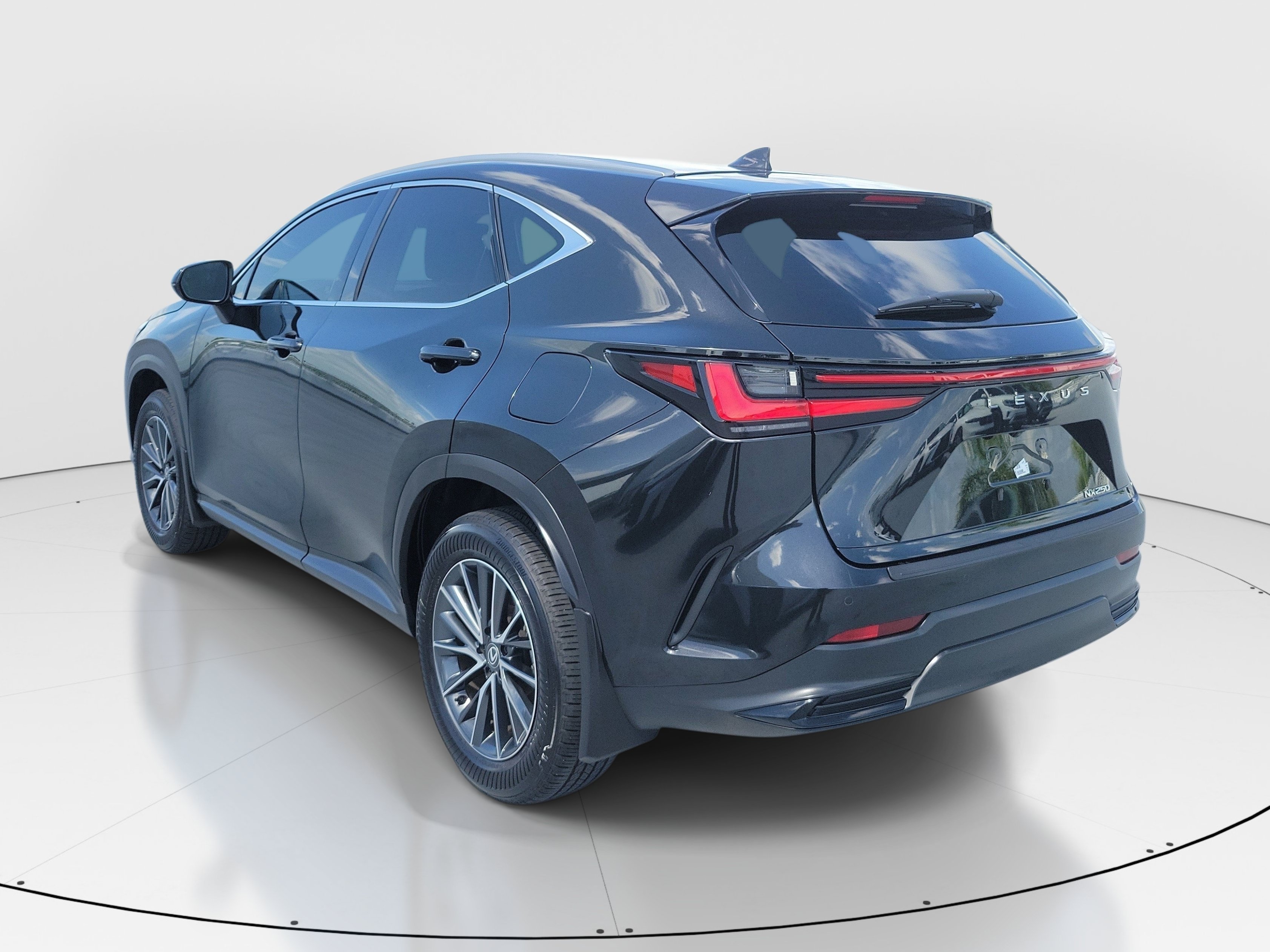 Certified 2025 Lexus NX 250 FWD w/ Accessory Package (K3) image 5
