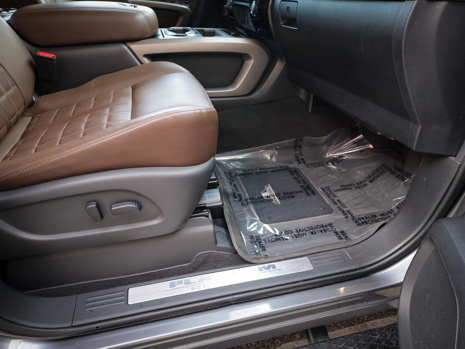 Used 2022 Nissan Titan Platinum Reserve image 24