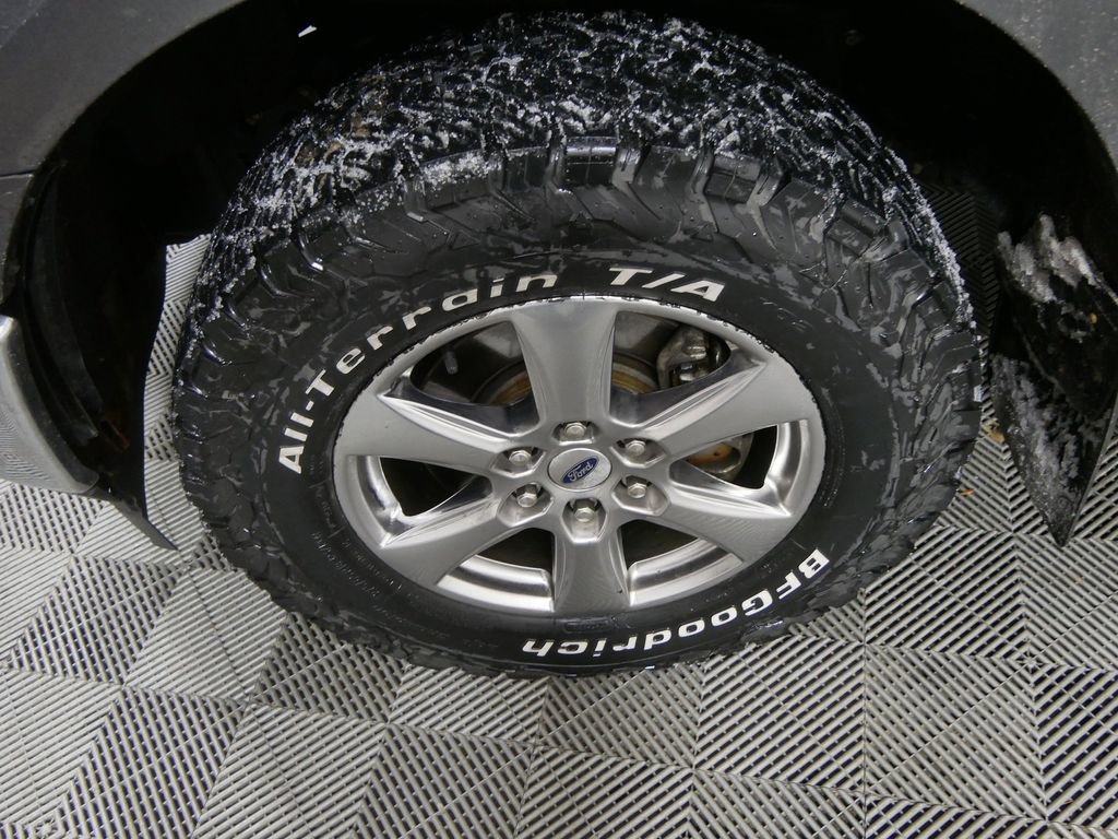 Used 2018 Ford F150 XLT w/ Equipment Group 302A Luxury image 9