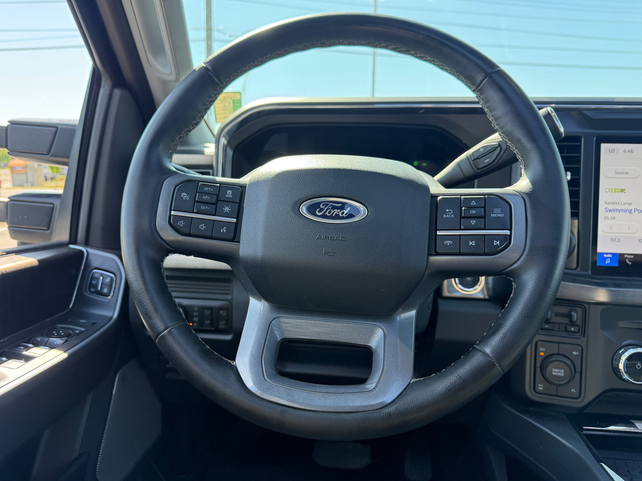 Used 2025 Ford F250 Lariat w/ Lariat Ultimate Package AWD/4WD image 16