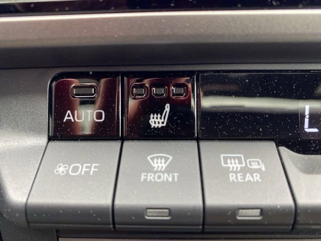 Used 2026 Toyota Camry SE w/ Multimedia Upgrade Package image 12