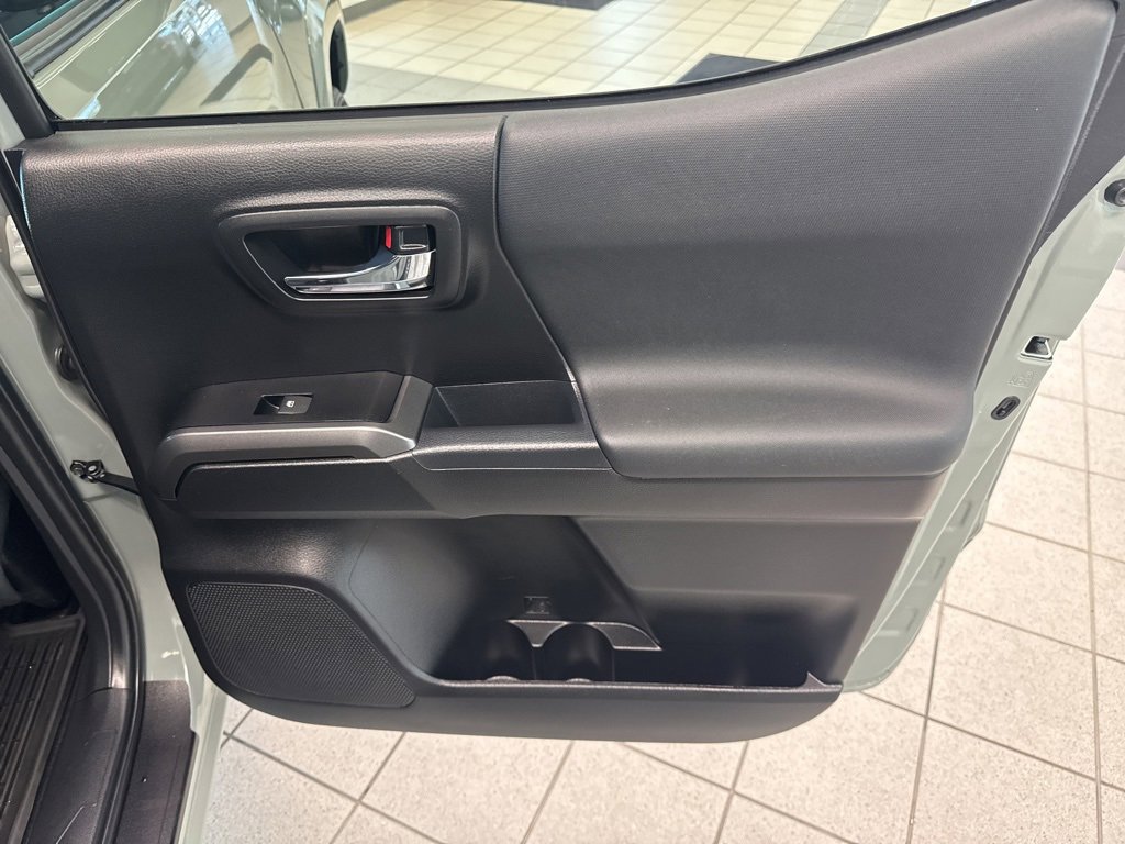 Used 2023 Toyota Tacoma TRD Sport image 21