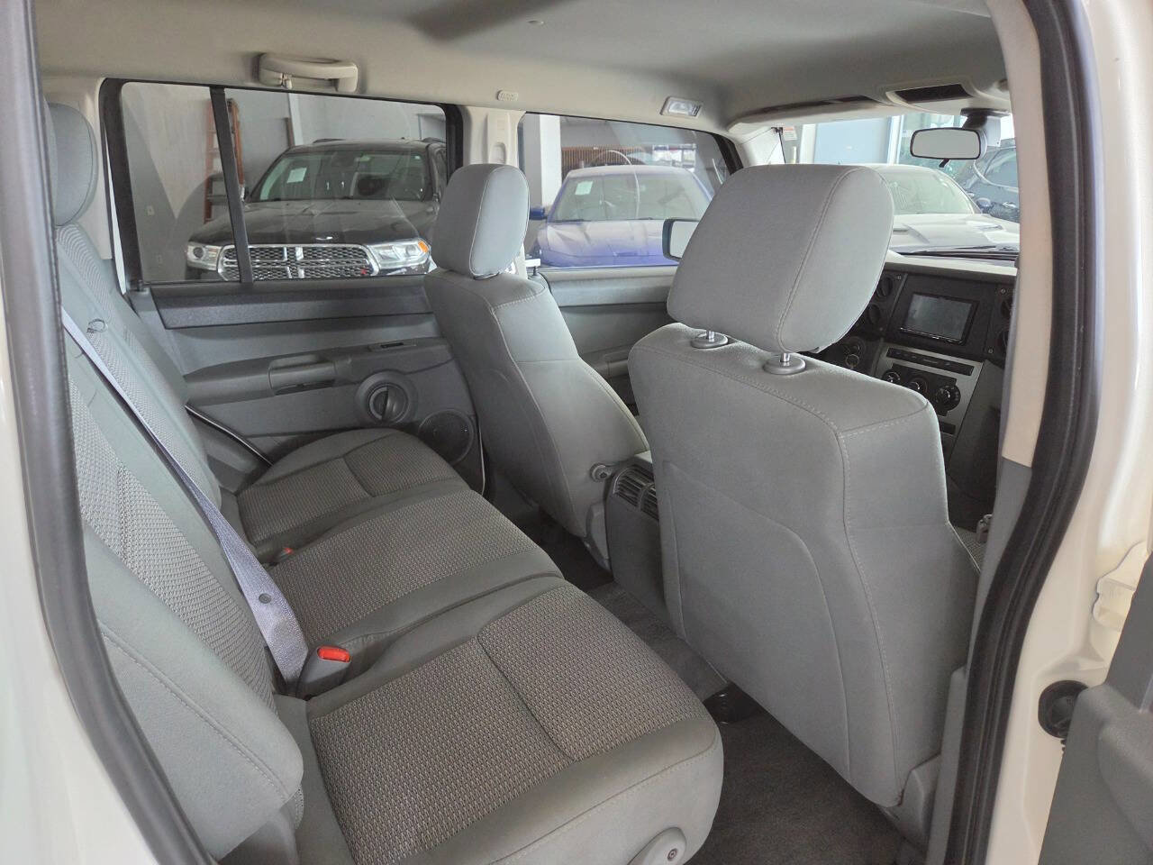 Used 2007 Jeep Commander Sport image 25